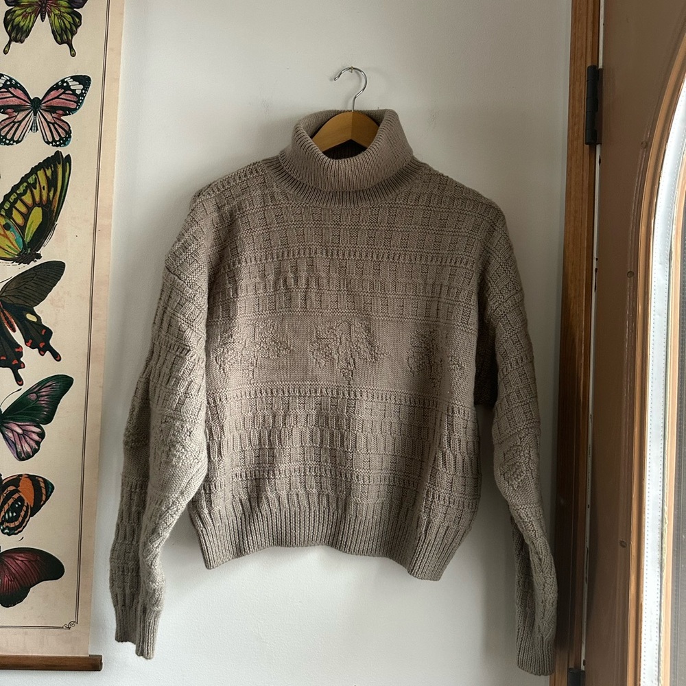 Vintage Gap 100% Wool Taupe Turtleneck Sweater